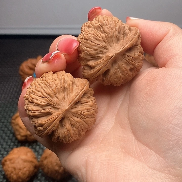 文玩核桃把件迪*?皇家正园