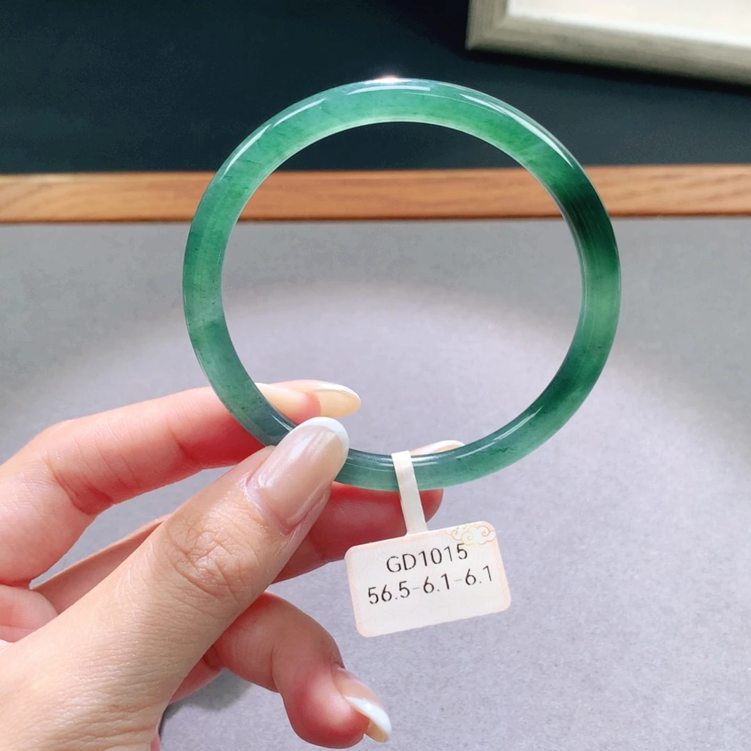 翡翠未镶嵌手镯天然