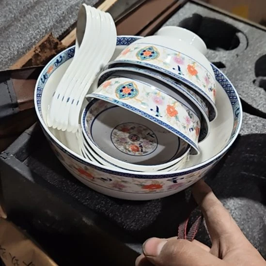茶盏陶瓷盘子碗啥都有