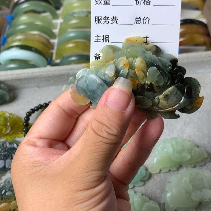 未镶嵌蛇纹石玉颈饰7493