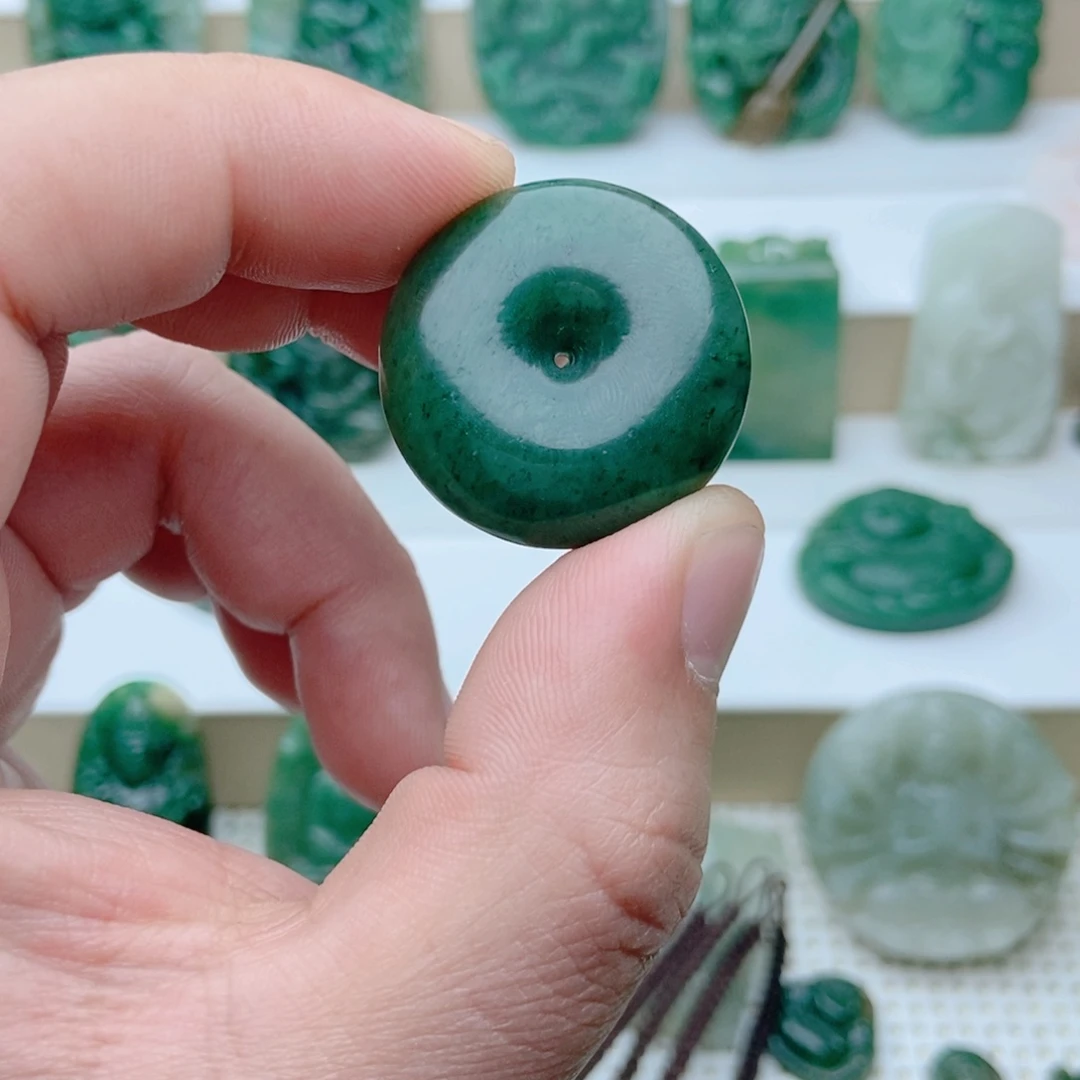 独山玉挂件未镶嵌小**士