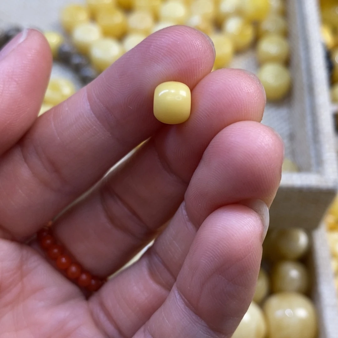 火***锅琥珀未镶嵌裸石蜜蜡配饰