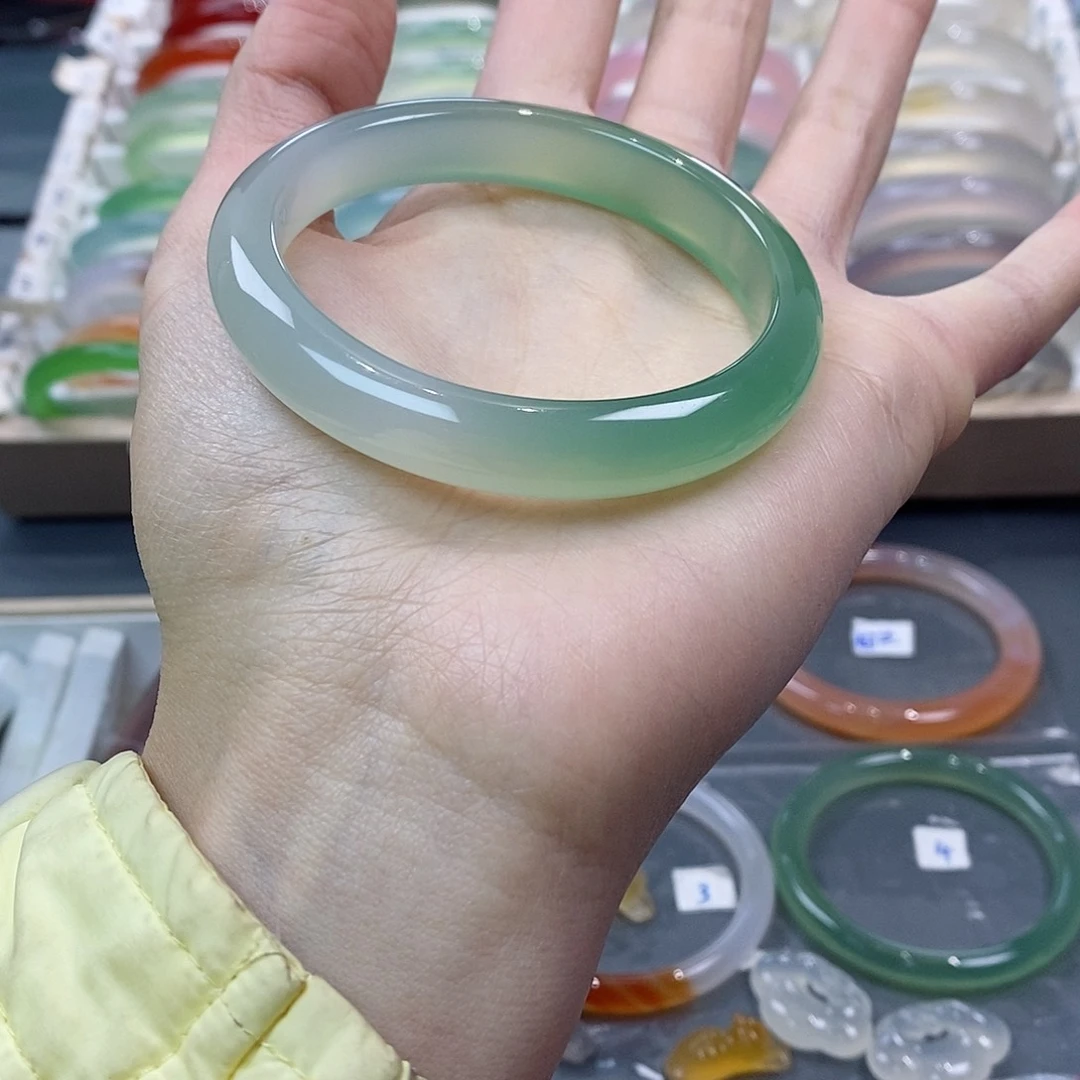 玛瑙/玉髓手镯未镶嵌久*.