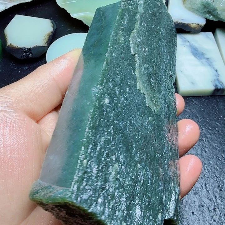和田玉（糖玉）未镶嵌珠宝奇石