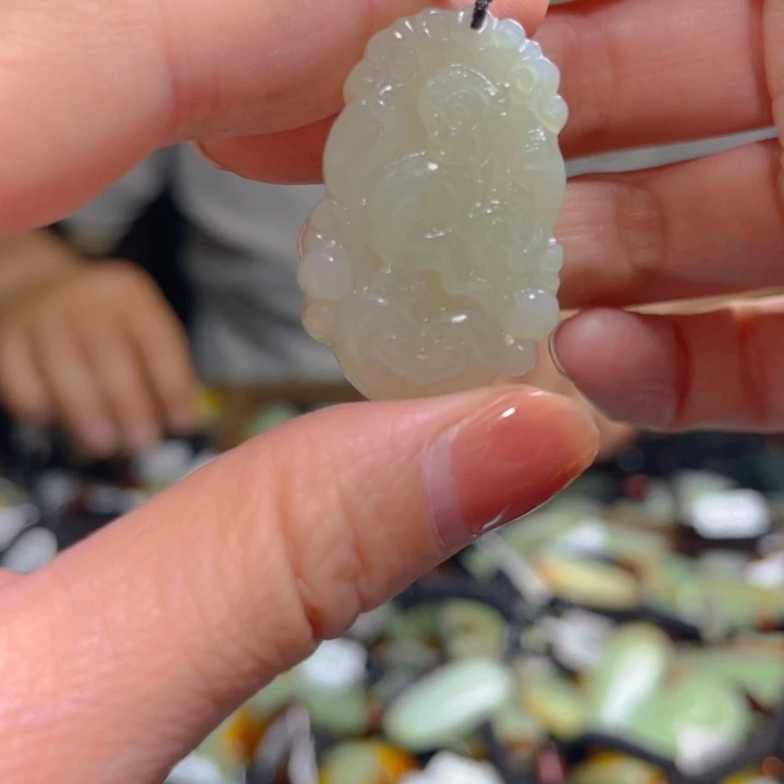 【闪购商品】和田玉未镶嵌颈饰