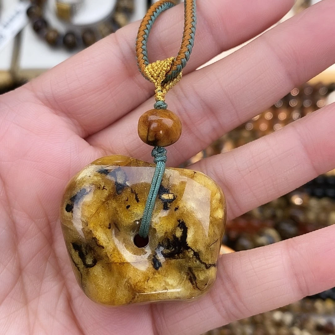 琥珀未镶嵌裸石琥珀