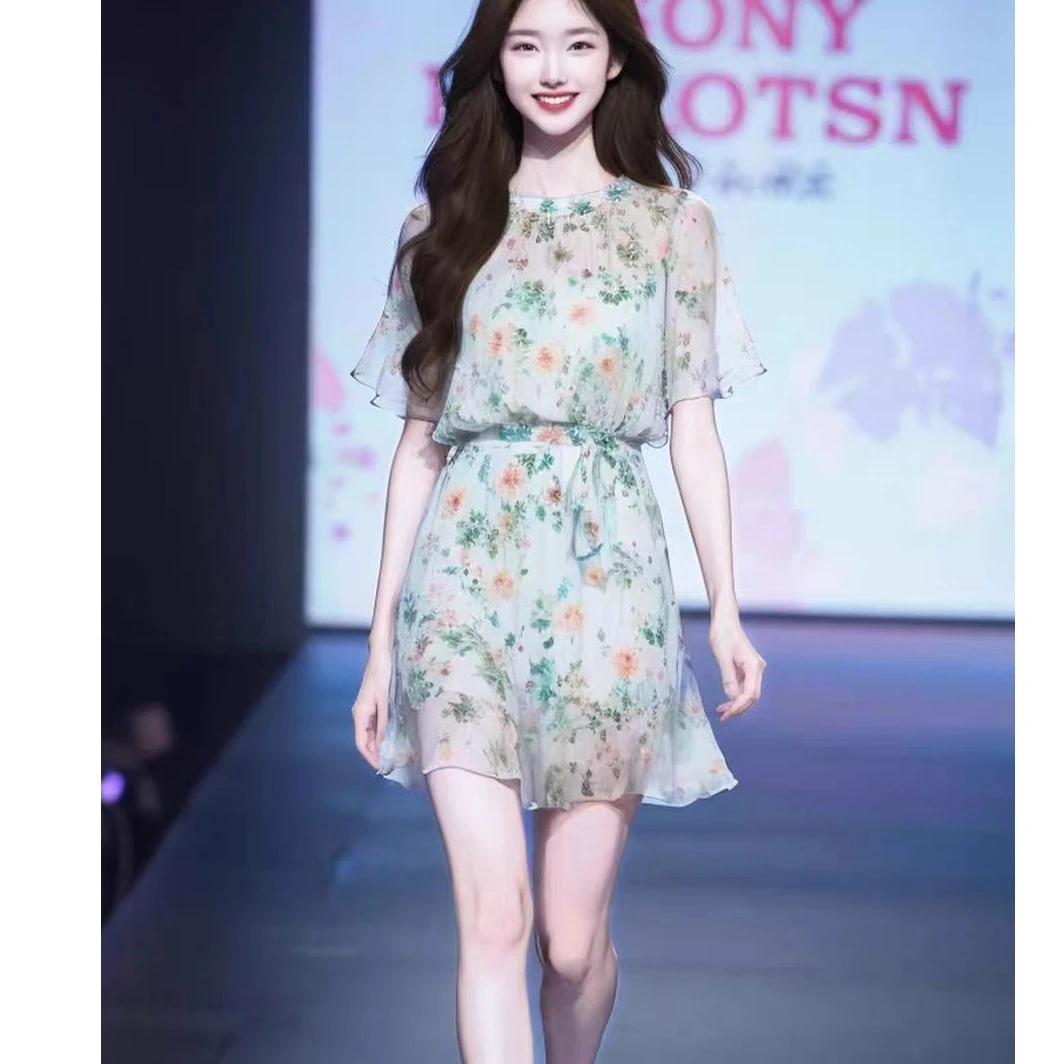 碎花连衣裙女2025年夏季新款小个子收腰显瘦气质洋气雪纺甜妹裙子