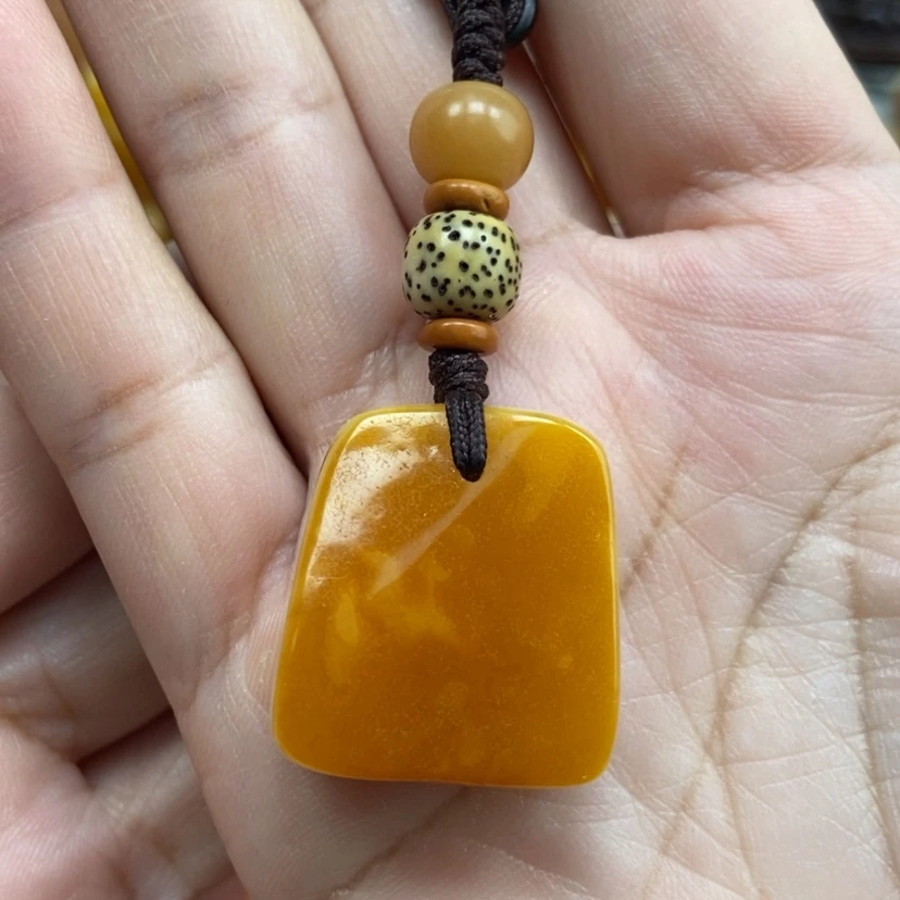 【闪购商品】琥珀颈饰未镶嵌