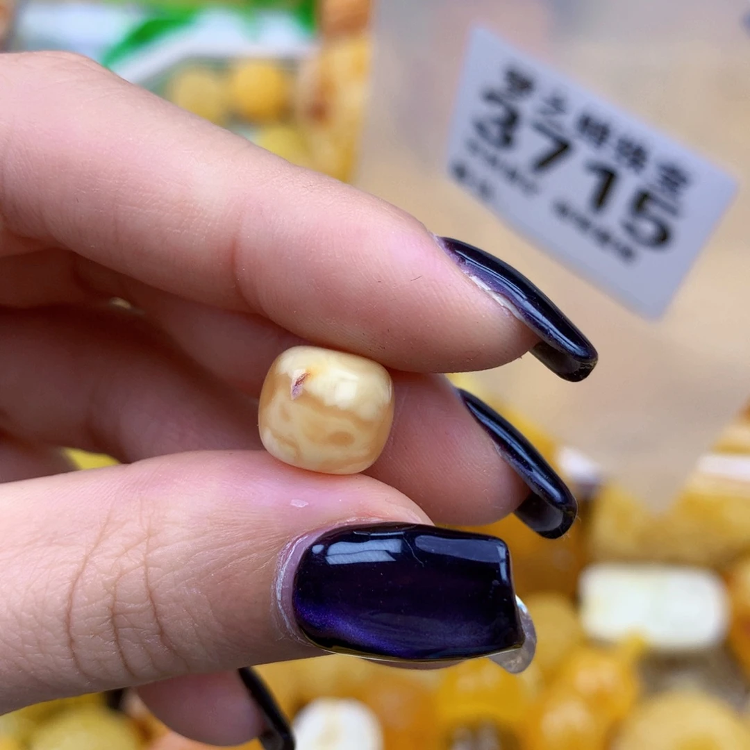 琥珀未镶嵌裸石10.5