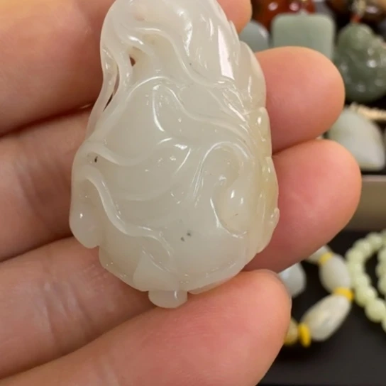 和田玉（糖玉）未镶嵌颈饰