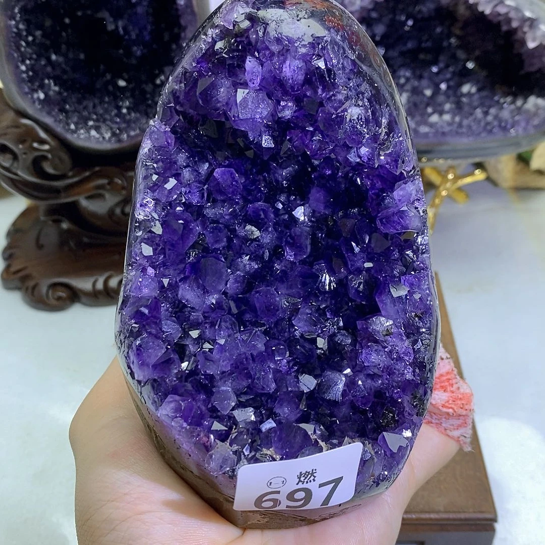 紫晶未镶嵌大型摆件（非配饰）