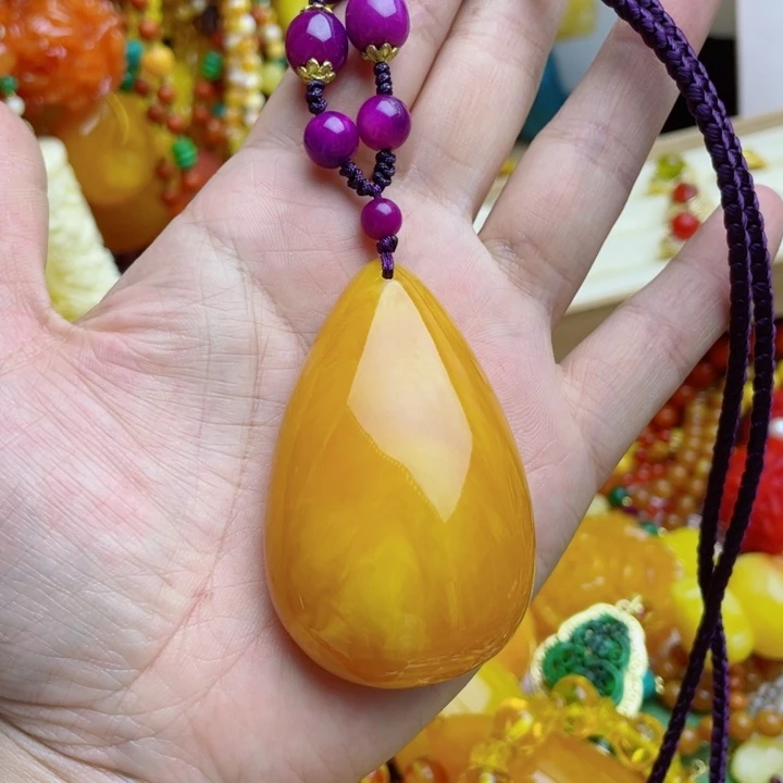 树脂制品钱****多102号水滴吊坠