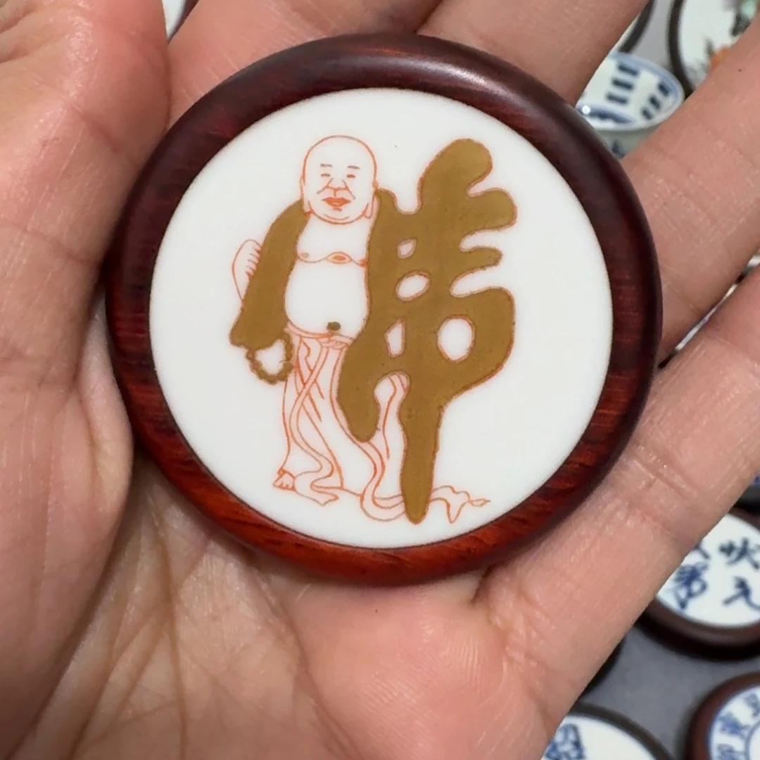 瓷片周**哥挂件金佛一个