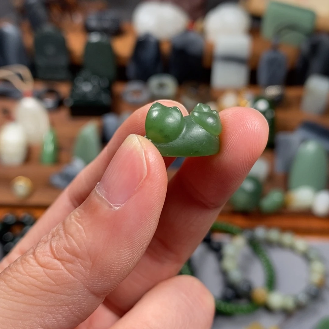 和田玉小猫未镶嵌爪*