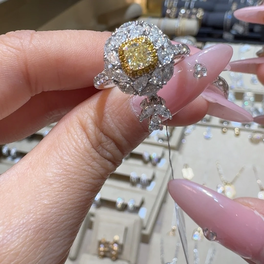 戒指/指环18K金镶嵌钻石