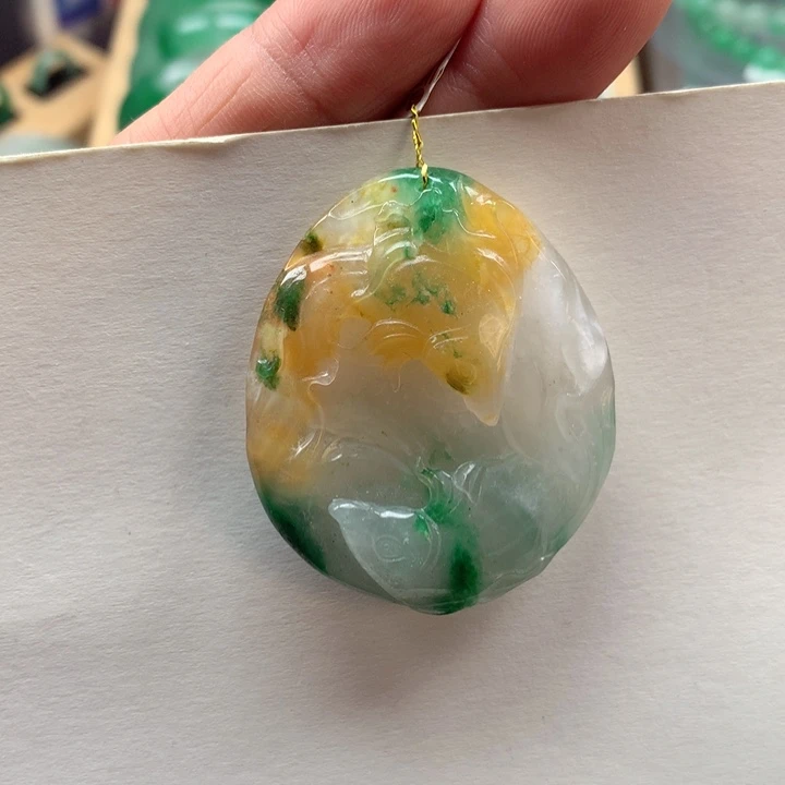 石英质玉未镶嵌颈饰