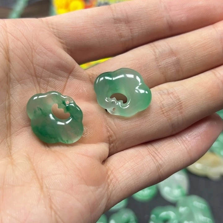 石英质玉颈饰未镶嵌s***h