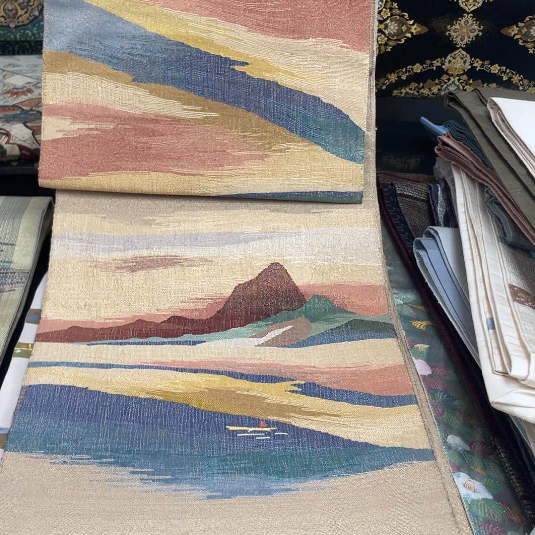 月***盒刺绣唐锦桑蚕丝正绢面料