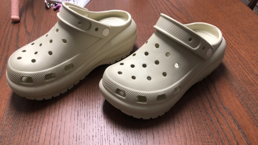 卡家同款泡肤，鲸鱼后绊带洞洞鞋夏季沙滩鞋凉鞋情侣网红厚底