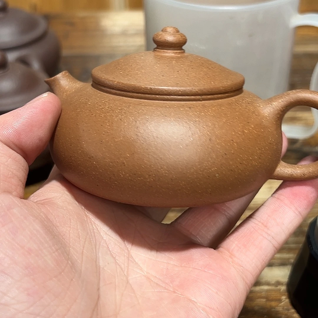 秦***霸茶壶紫砂紫砂的味道很