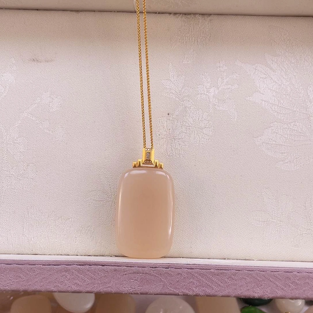 和田玉吊坠(不含链)18K金镶嵌