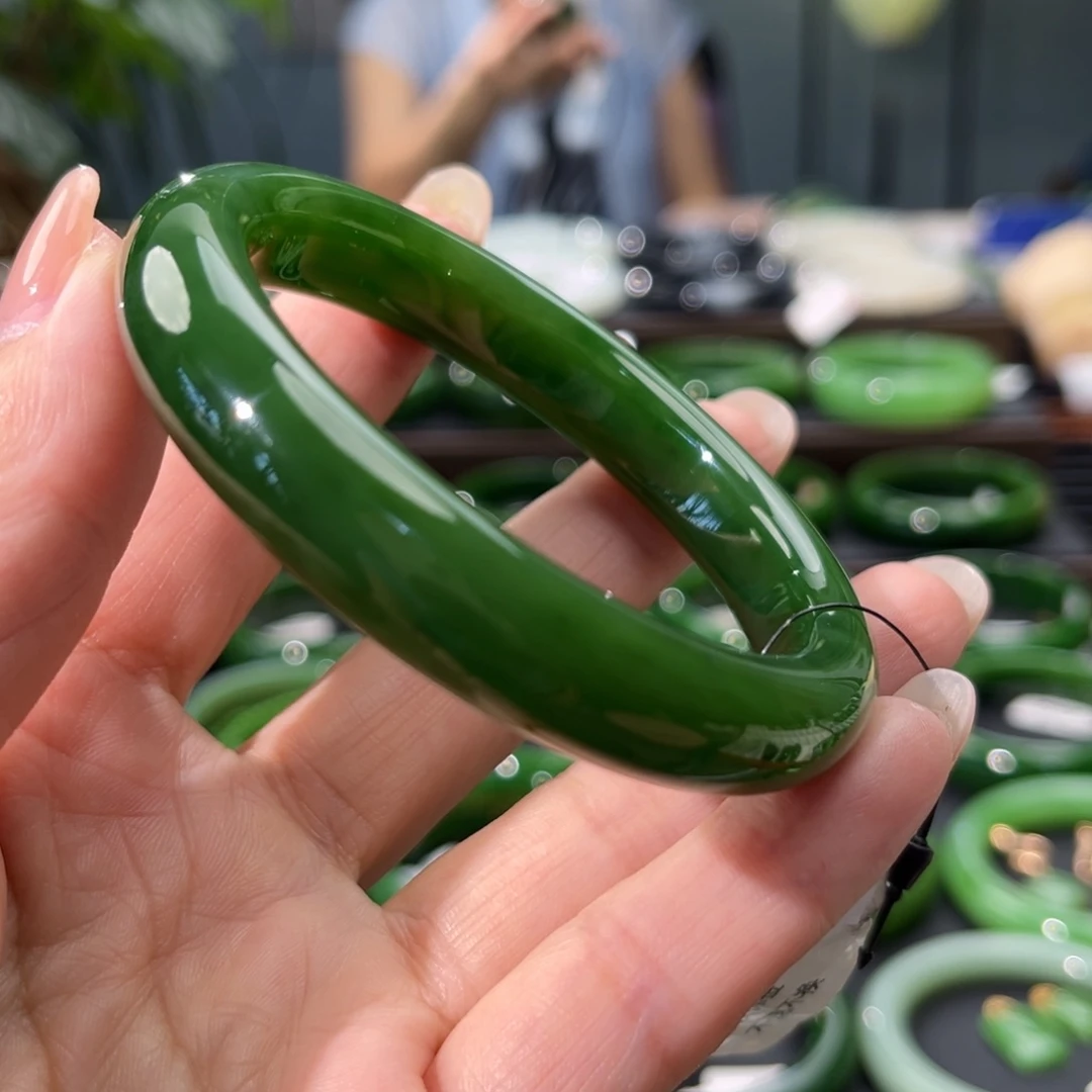 和田玉（碧玉）手镯未镶嵌