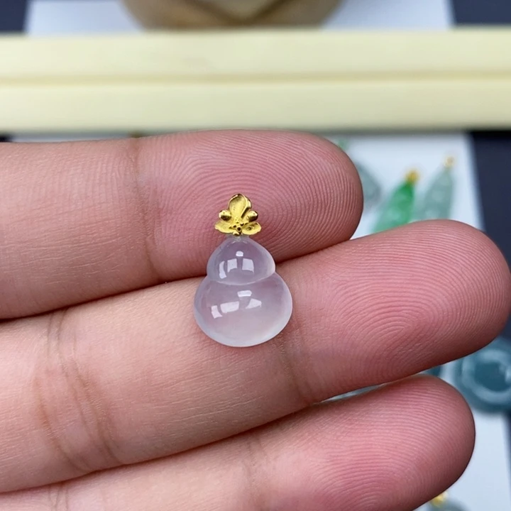 吊坠(赠链)18K金镶嵌翡翠葫芦