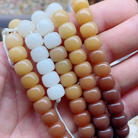 吊坠白玉菩提10、8风化渐变敦114颗