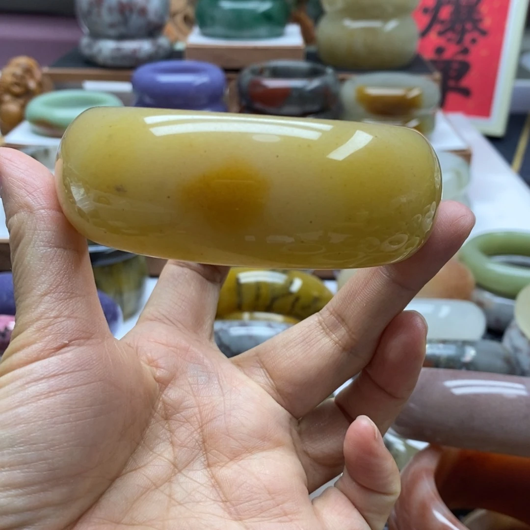 清***秋石英岩玉手镯未镶嵌