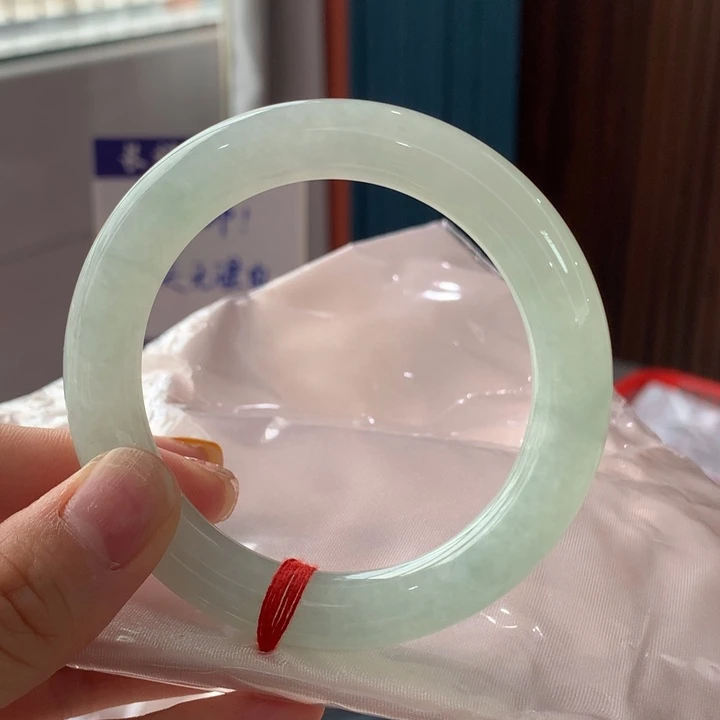 翡翠手镯未镶嵌翡翠手镯未镶嵌55.5圈口