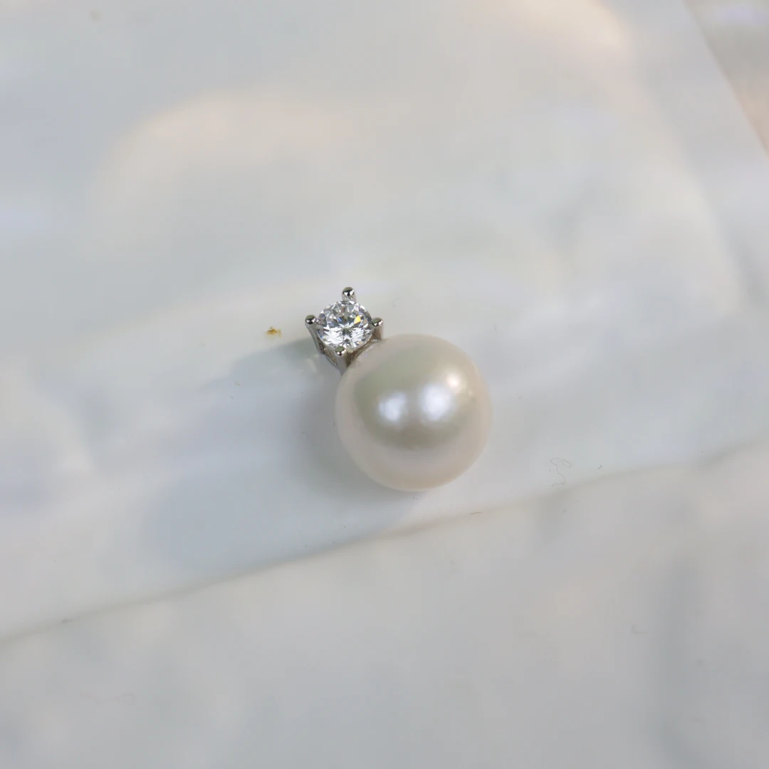 淡水王妃吊坠11-12mm  P1165