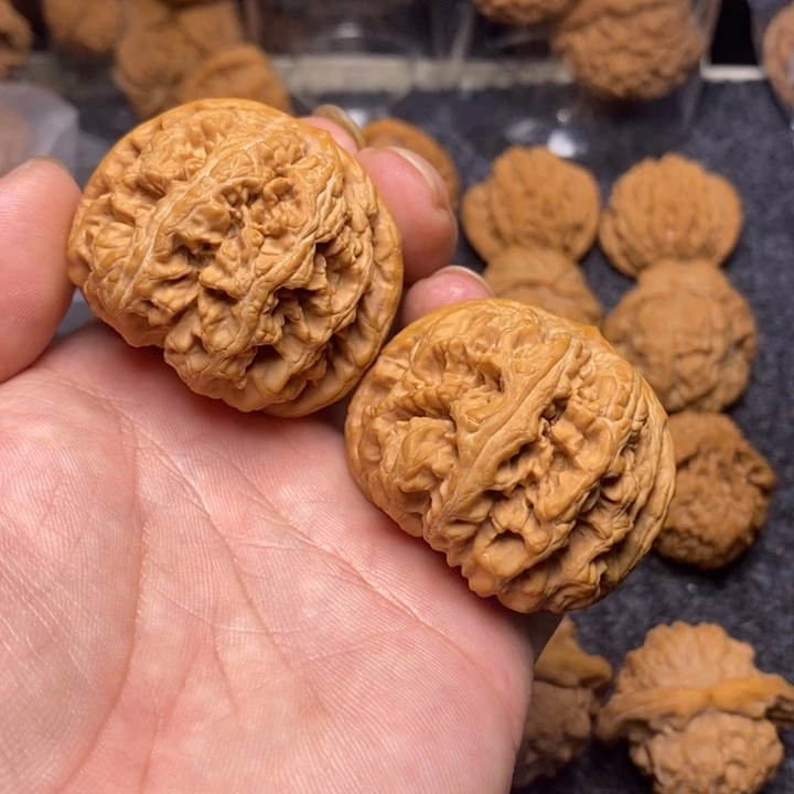 文玩核桃吊坠46大粗筋