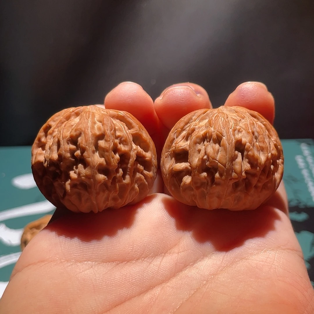 艾***童文玩核桃吊坠正磨25039