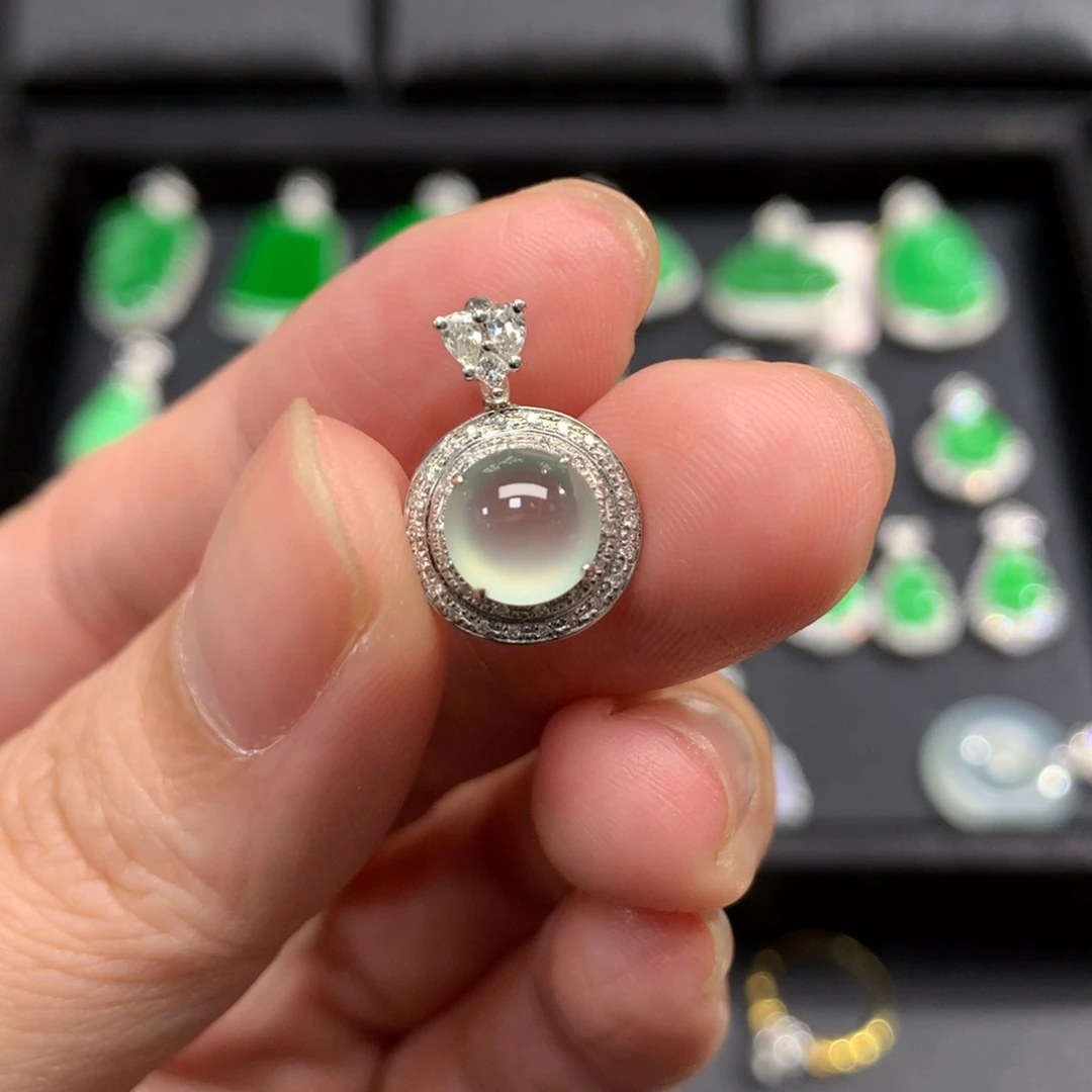 吊坠(不含链)18K金镶嵌翡翠