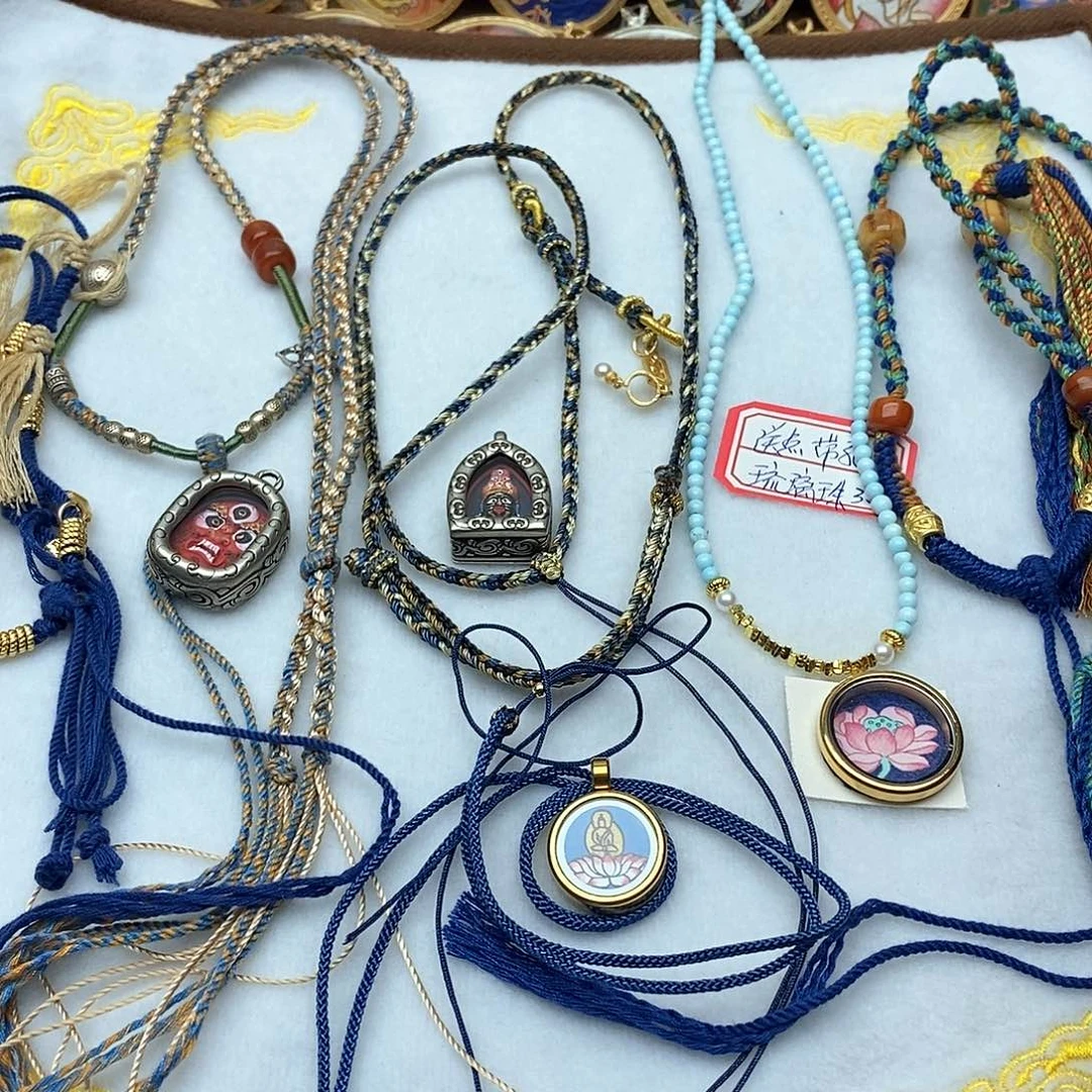 吊坠惜缘唐卡4套3条脖挂
