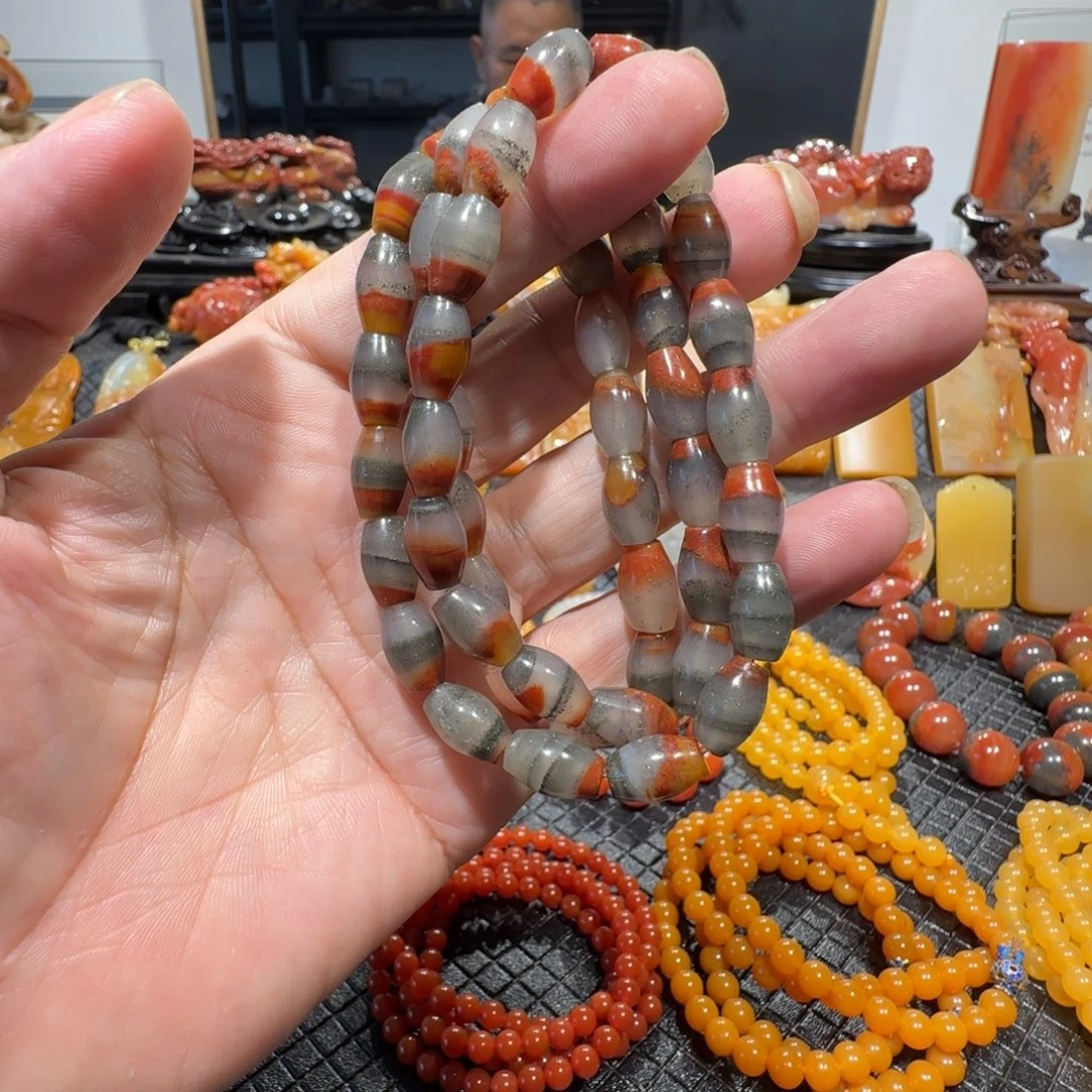 合金石英质玉（黄龙玉）颈饰