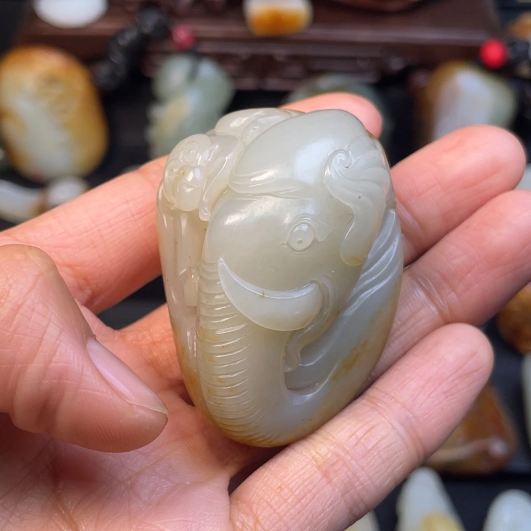 和田玉未镶嵌把件