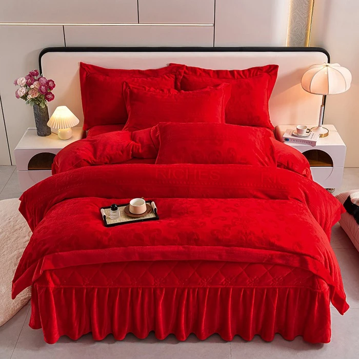 【高端雕花】2025冬季新款大红婚庆高端雕花牛奶绒四件套夹棉床盖款