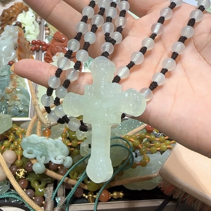 蛇纹石玉未镶嵌吊坠