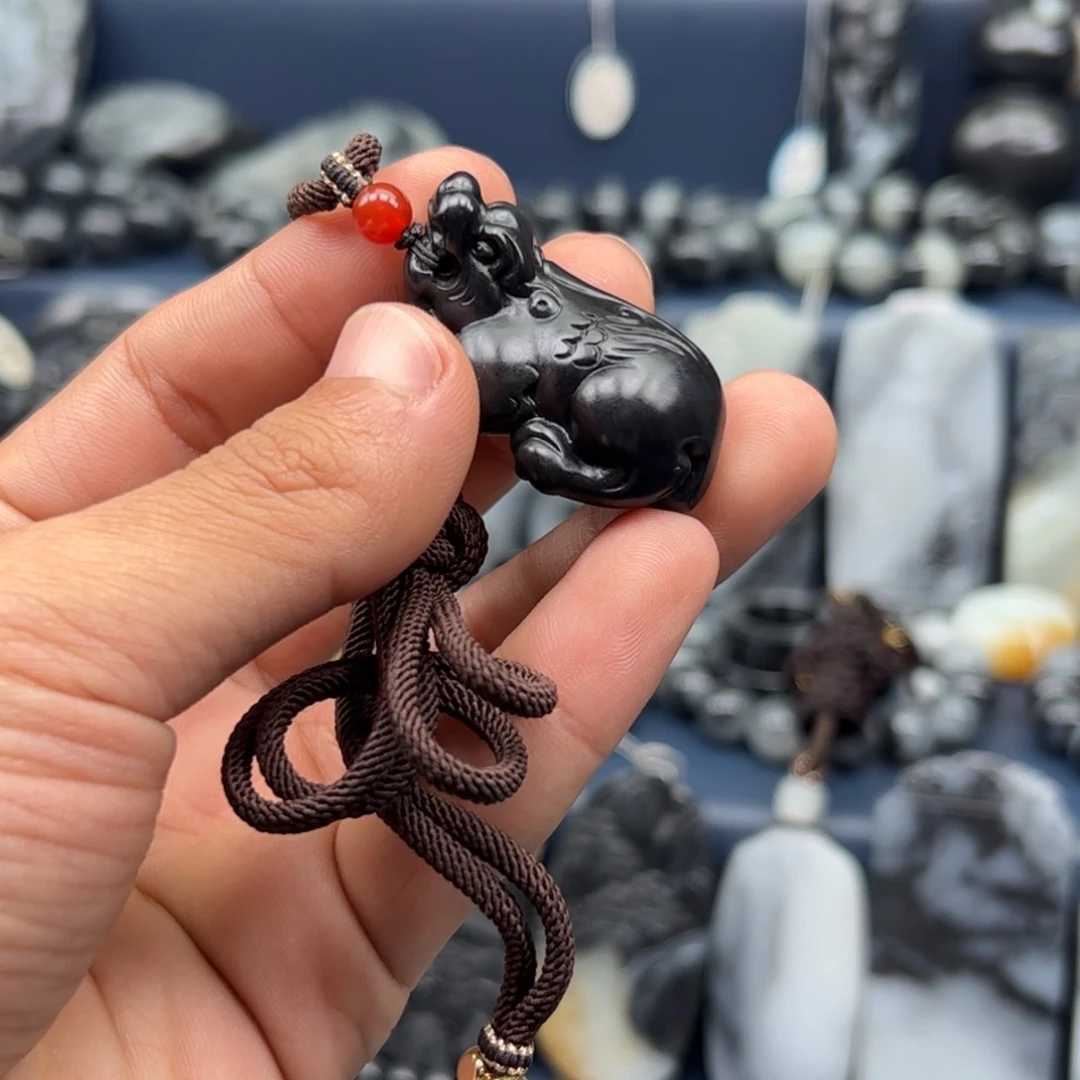 和田玉颈饰未镶嵌爆***花