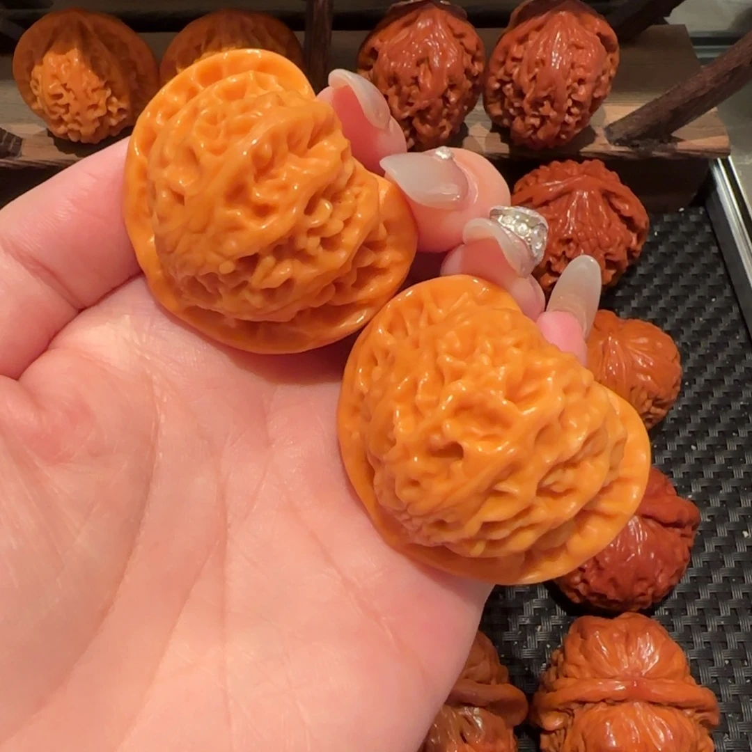 文玩核桃吊坠白狮子41精品0366