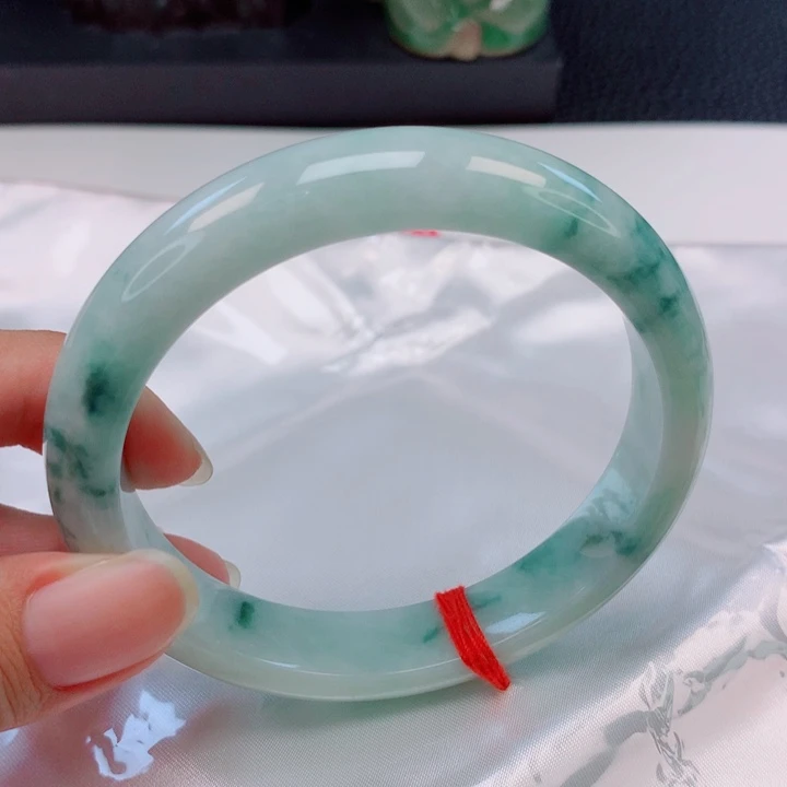 翡翠未镶嵌手镯59圈