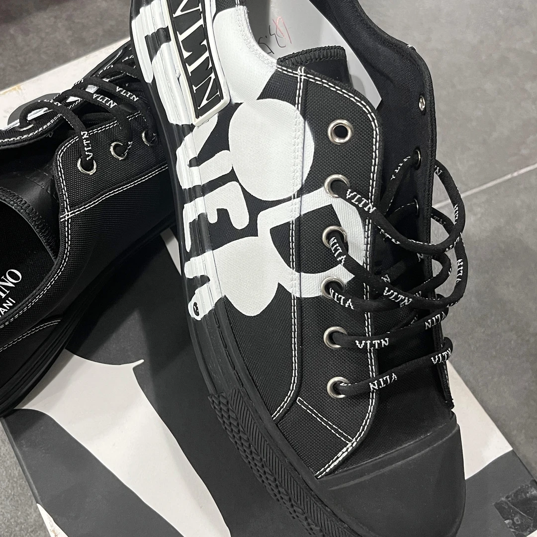 VALENTINO/华伦天奴涂鸦男士平底鞋板鞋UY0S0D57SPU0NI