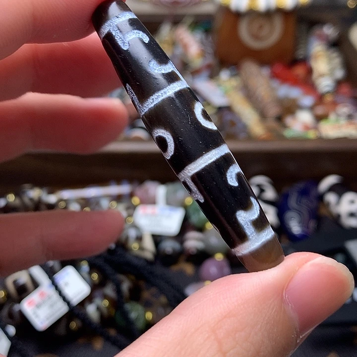 未镶嵌发一条玛瑙/玉髓