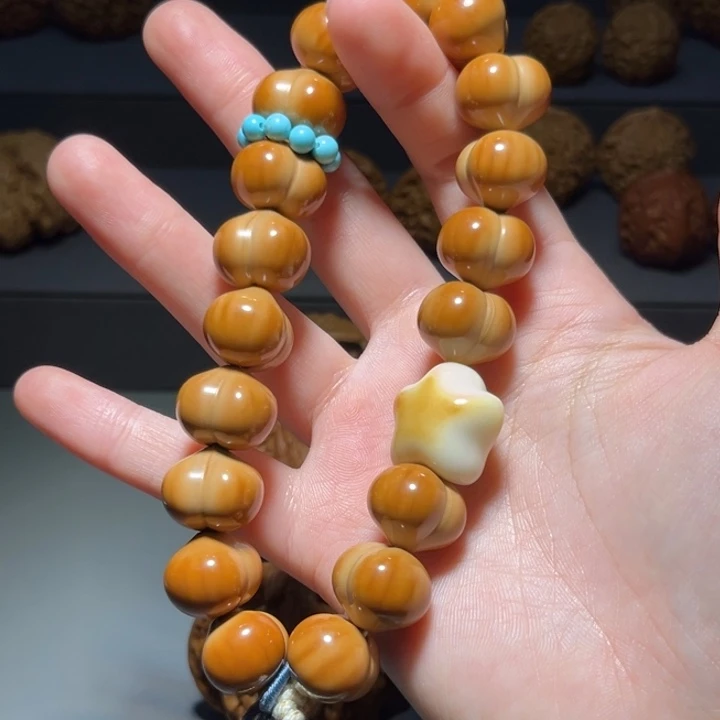 把件文玩核桃屁桃手持526