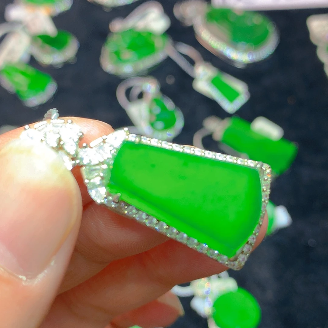 颈饰银S925镶嵌翡翠