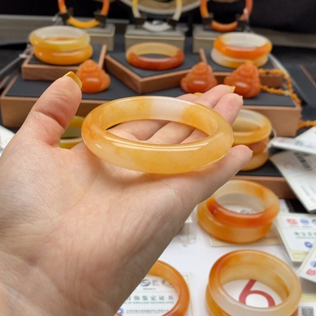 「***面石英质玉（黄龙玉）未镶嵌手镯54