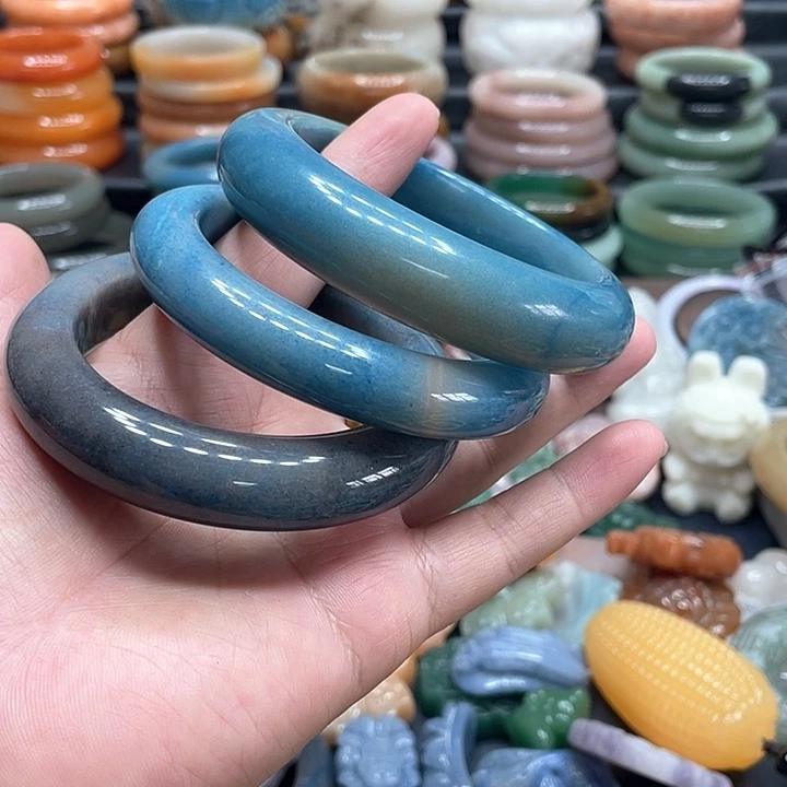 石英质玉手镯未镶嵌贵*