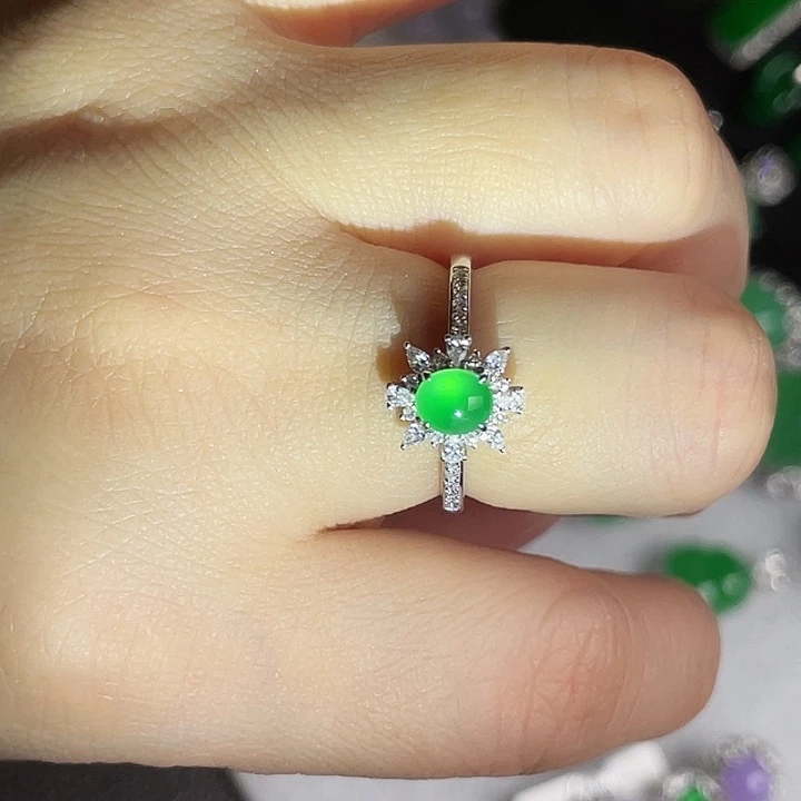 翡翠18K金镶嵌颈饰戒指