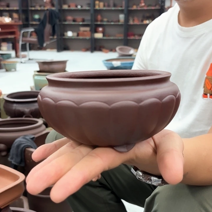 紫砂花盆紫砂的颜色很好看